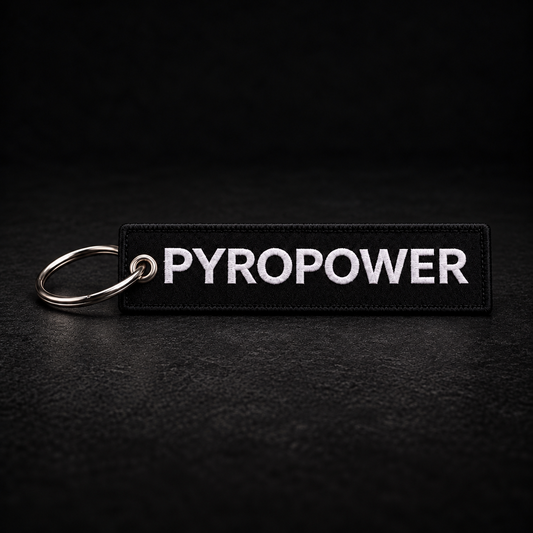 PYROPOWER Schlüsselanhänger – Schwarz | Robuster Merch Anhänger für Schlüsselbund, Tasche & Rucksack
