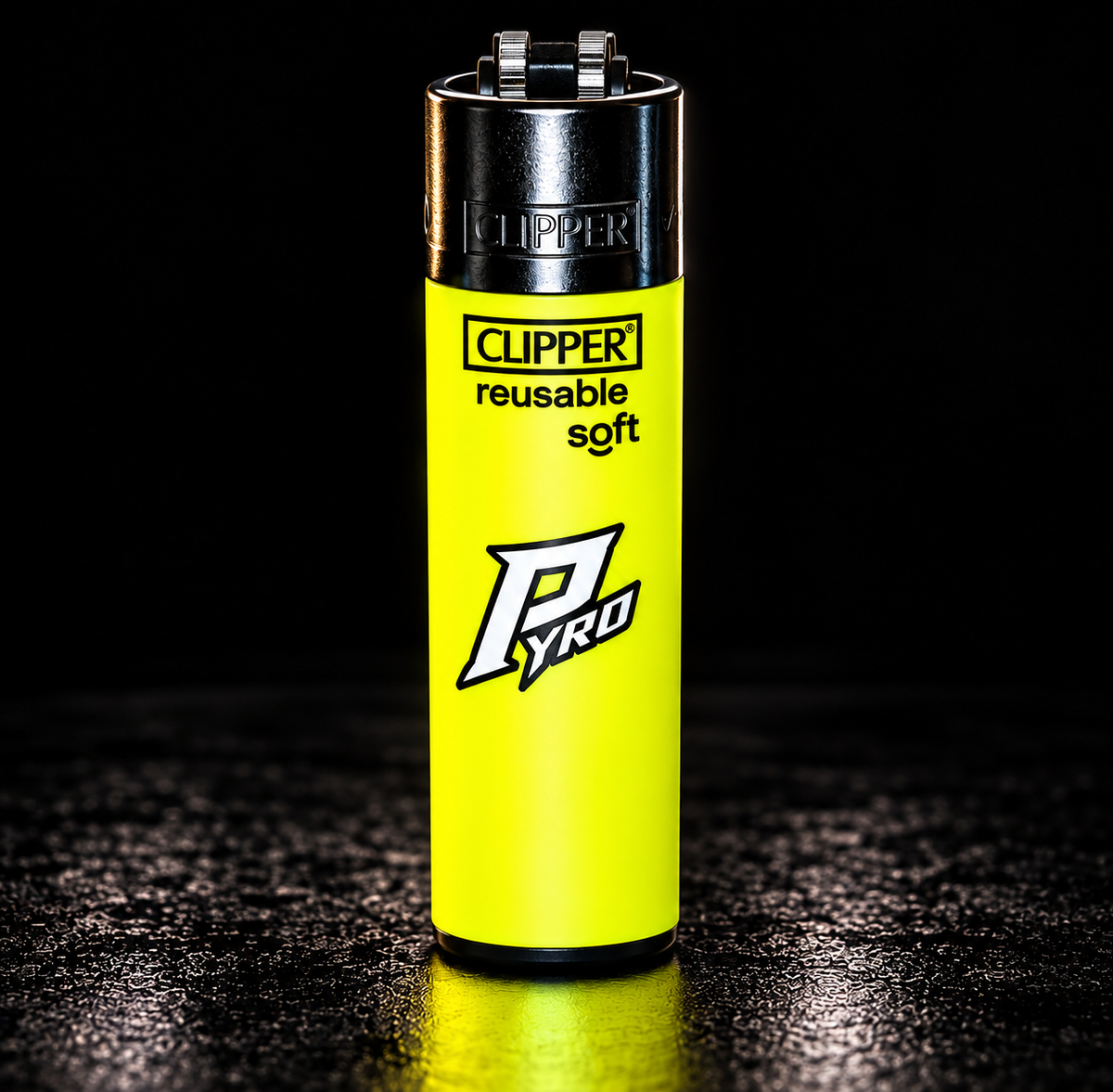 PYRO Clipper Feuerzeug – 4 Farben | Nachfüllbar & Wiederverwendbar